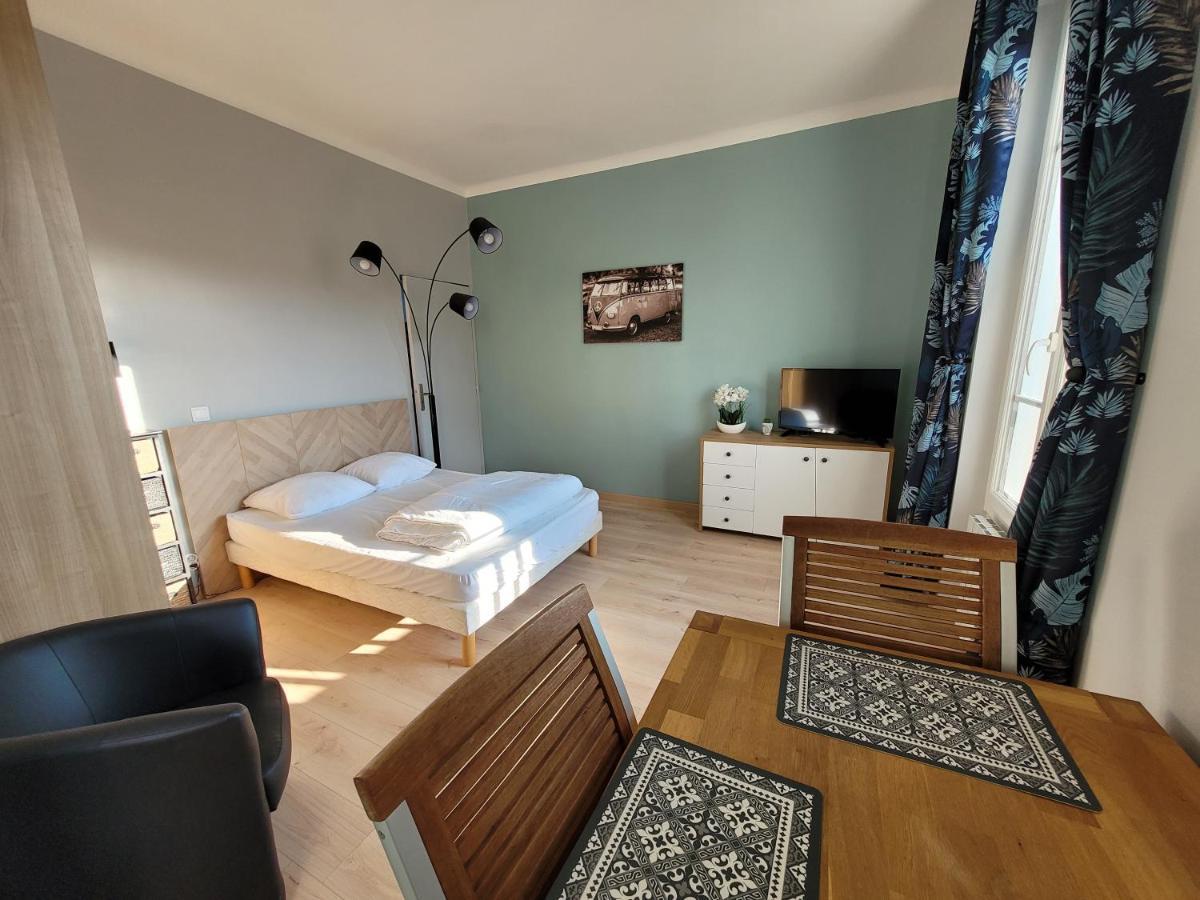 Appartement Meuble Renove Ideal Pour Curistes Ou Vacanciers La Roche-Posay Exterior foto